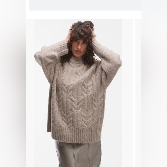 NWT Topshop Fluffy Oversize Cable Stitch Wool Blend Sweater Size Medium - Picture 1 of 9